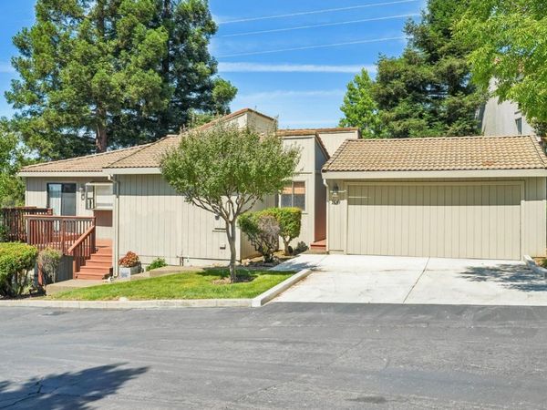 100 Crestridge, Folsom, CA 95630