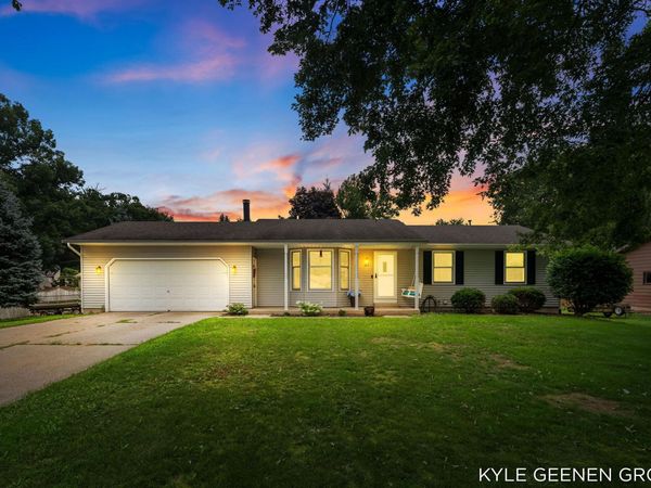345 Woodland Avenue, Holland, MI 49424