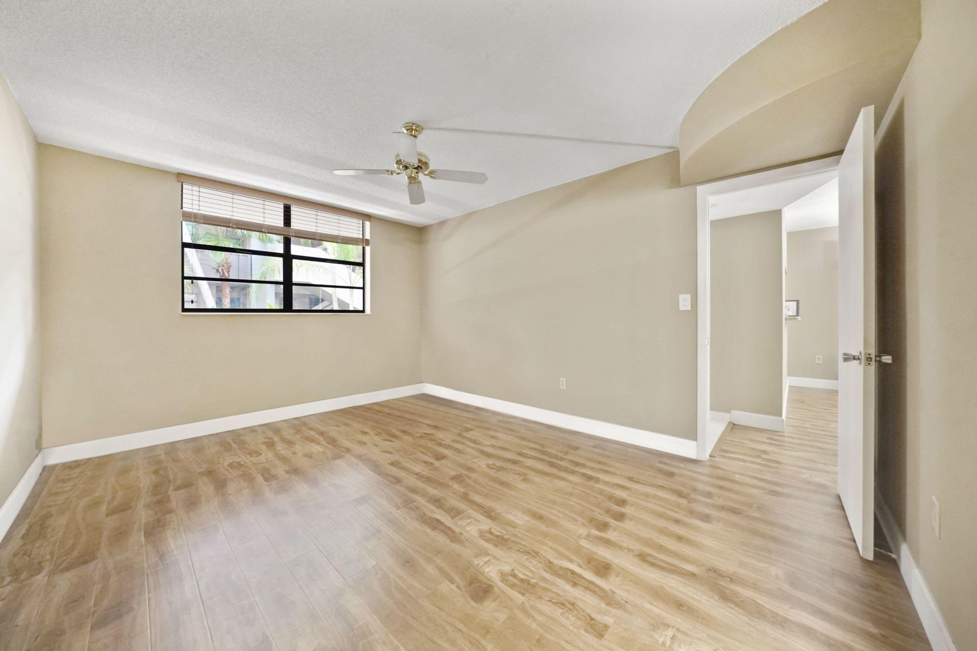 901 Colony Point Circle, Unit 207, Pembroke Pines, FL 33026 Photo