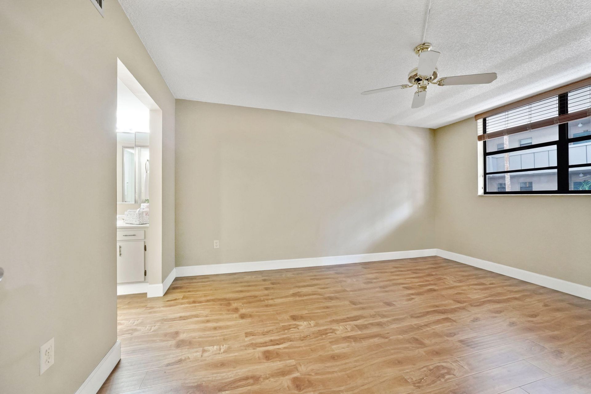 901 Colony Point Circle, Unit 207, Pembroke Pines, FL 33026 Photo