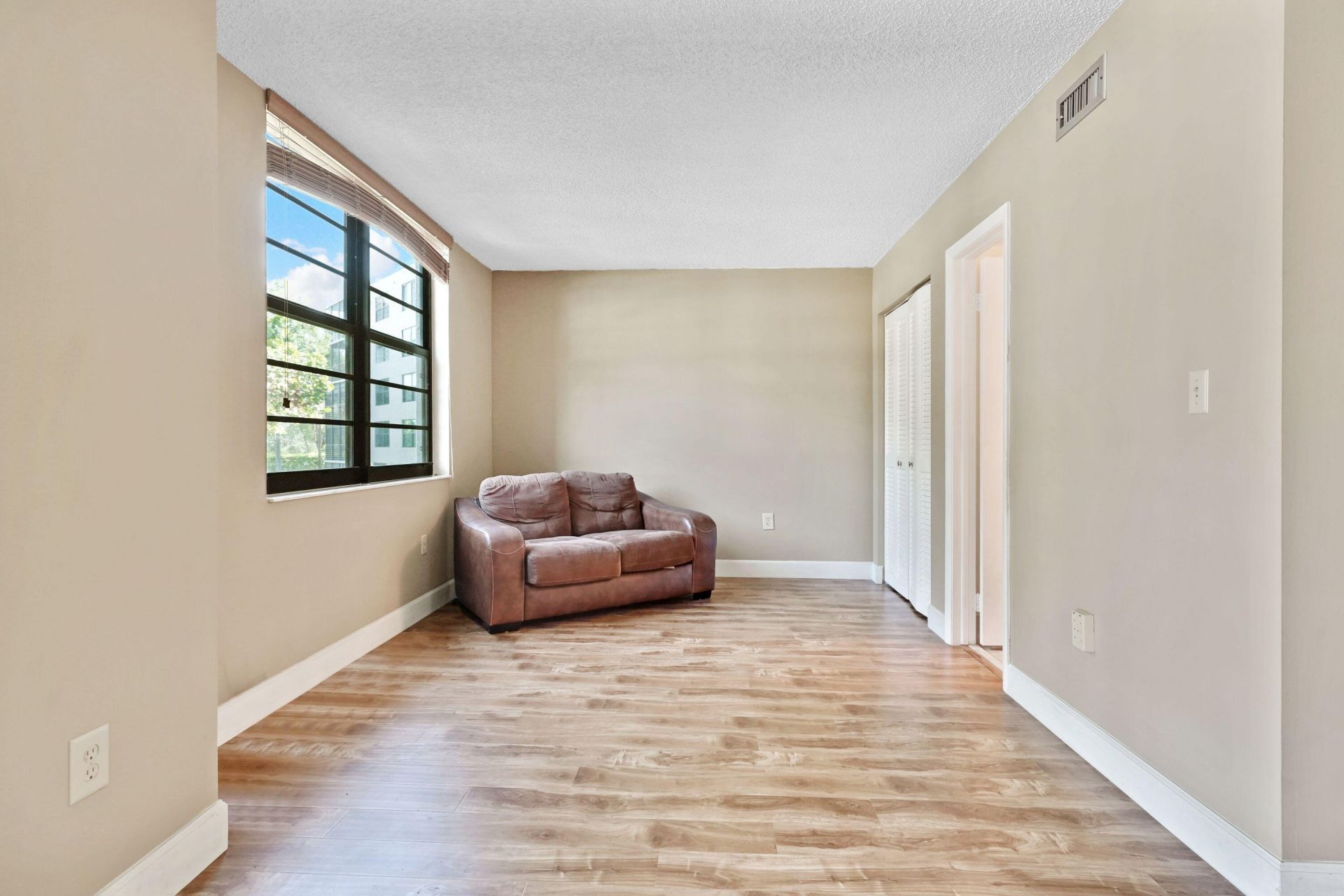 901 Colony Point Circle, Unit 207, Pembroke Pines, FL 33026 Photo