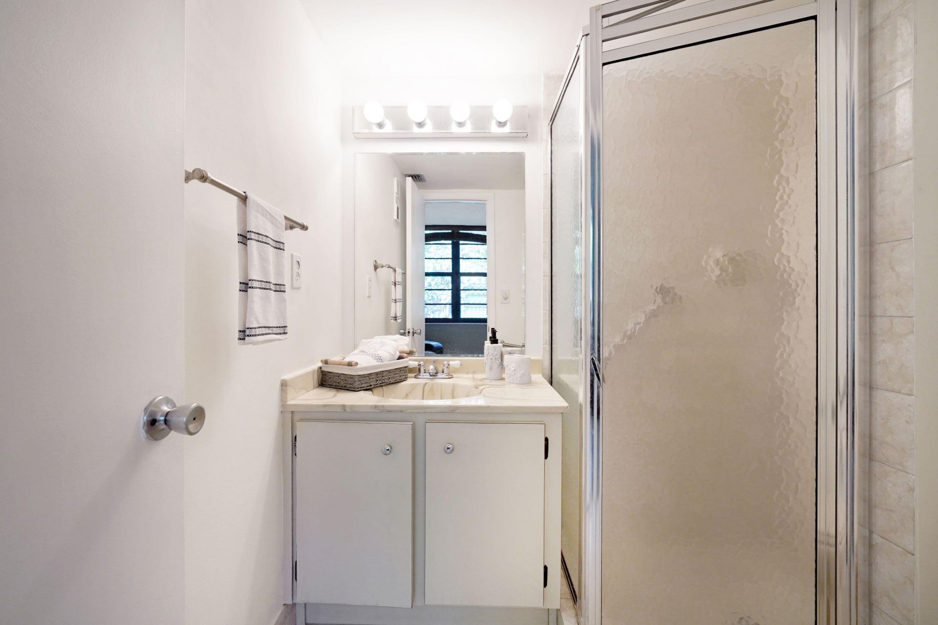 901 Colony Point Circle, Unit 207, Pembroke Pines, FL 33026 Photo