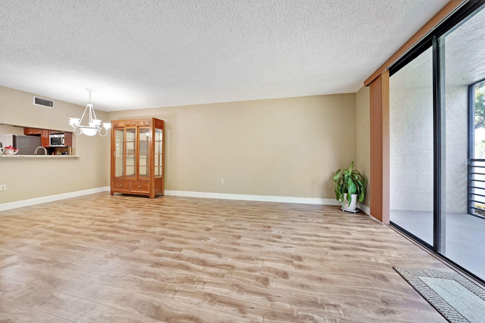 901 Colony Point Circle, Unit 207, Pembroke Pines, FL 33026 Photo