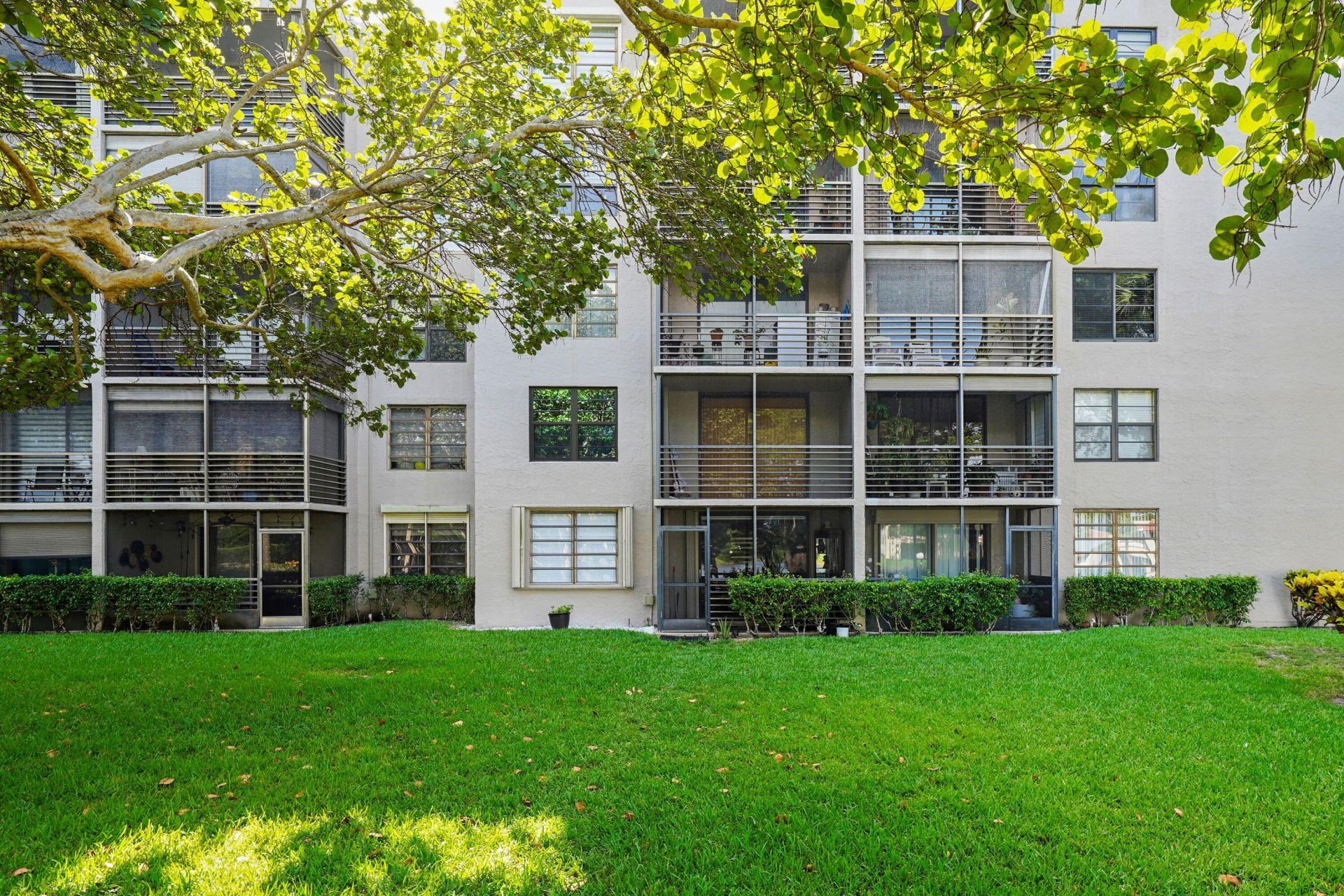 901 Colony Point Circle, Unit 207, Pembroke Pines, FL 33026 Photo