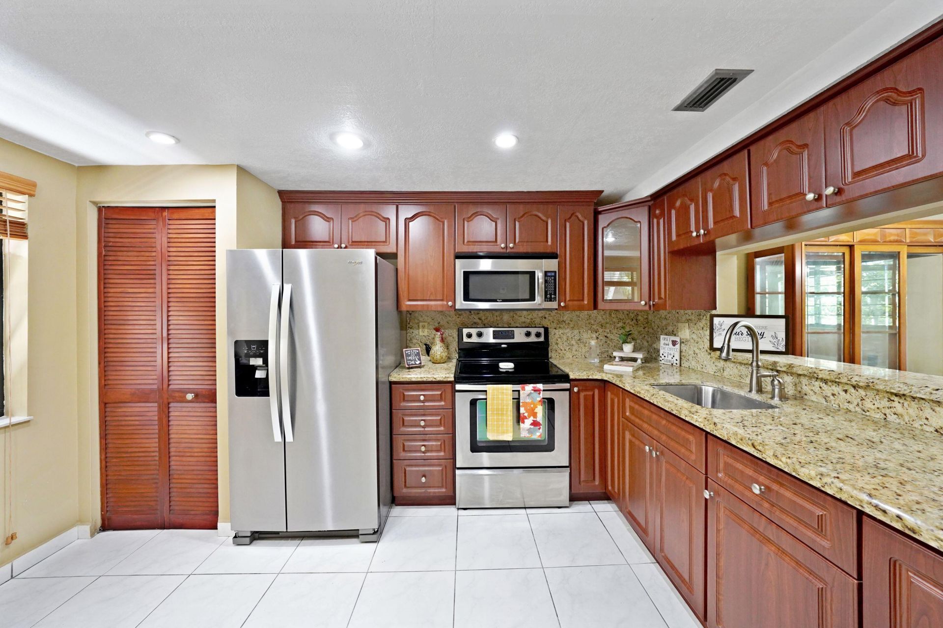 901 Colony Point Circle, Unit 207, Pembroke Pines, FL 33026 Photo