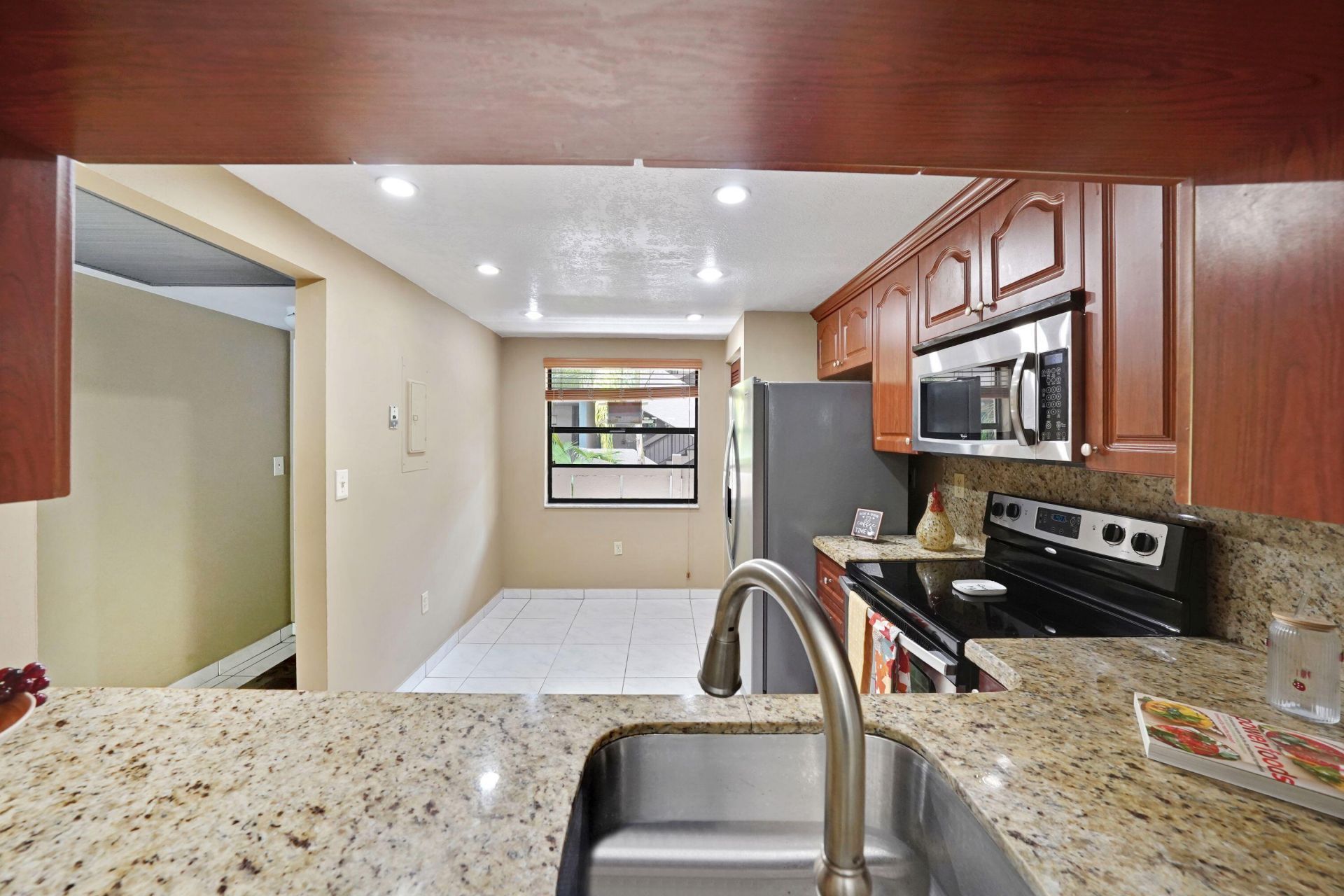 901 Colony Point Circle, Unit 207, Pembroke Pines, FL 33026 Photo