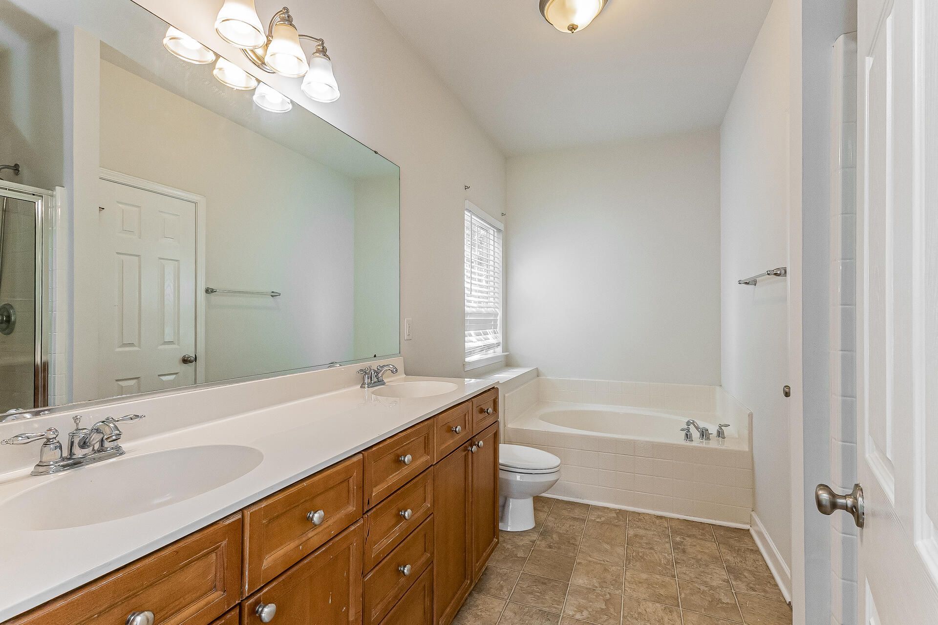1019 Sterling Lane Photo 11
