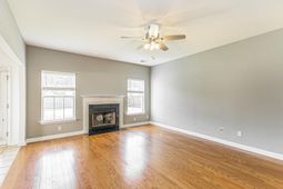 1019 Sterling Lane photo 4