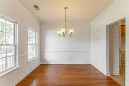 1019 Sterling Lane photo 4