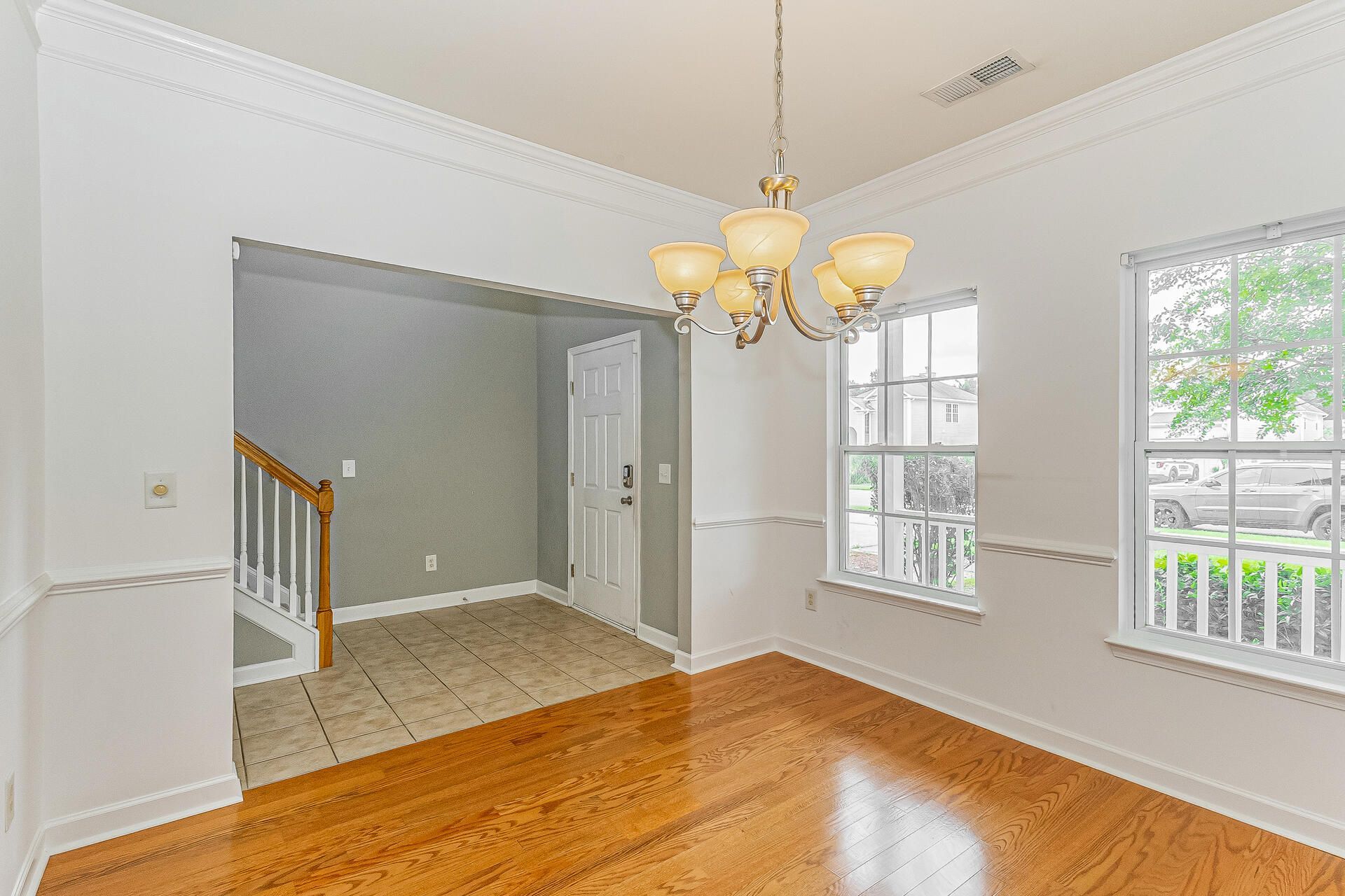 1019 Sterling Lane Photo 4