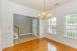 1019 Sterling Lane photo 4