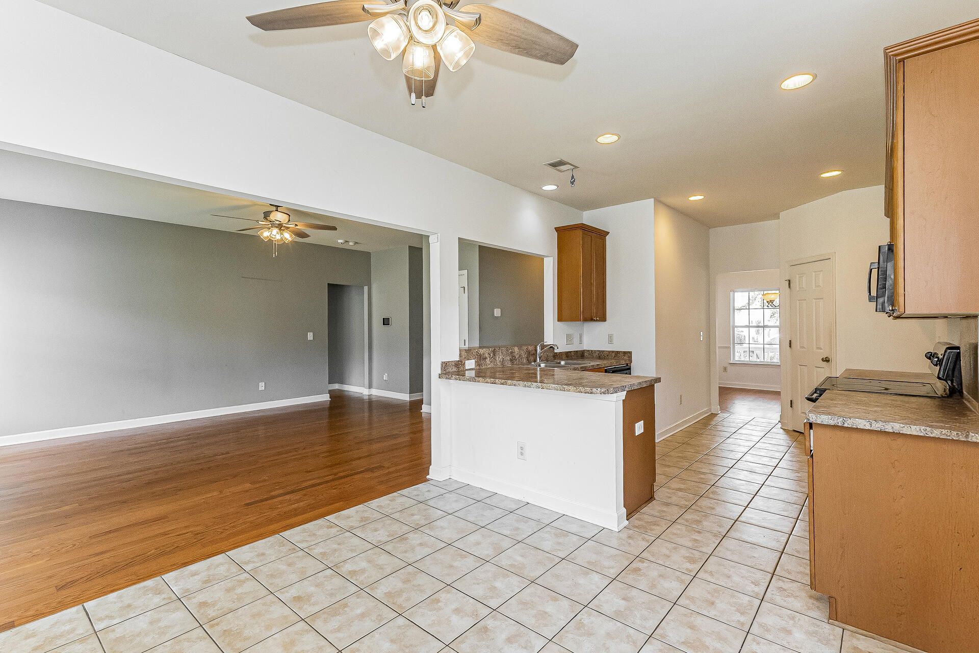 1019 Sterling Lane Photo 5