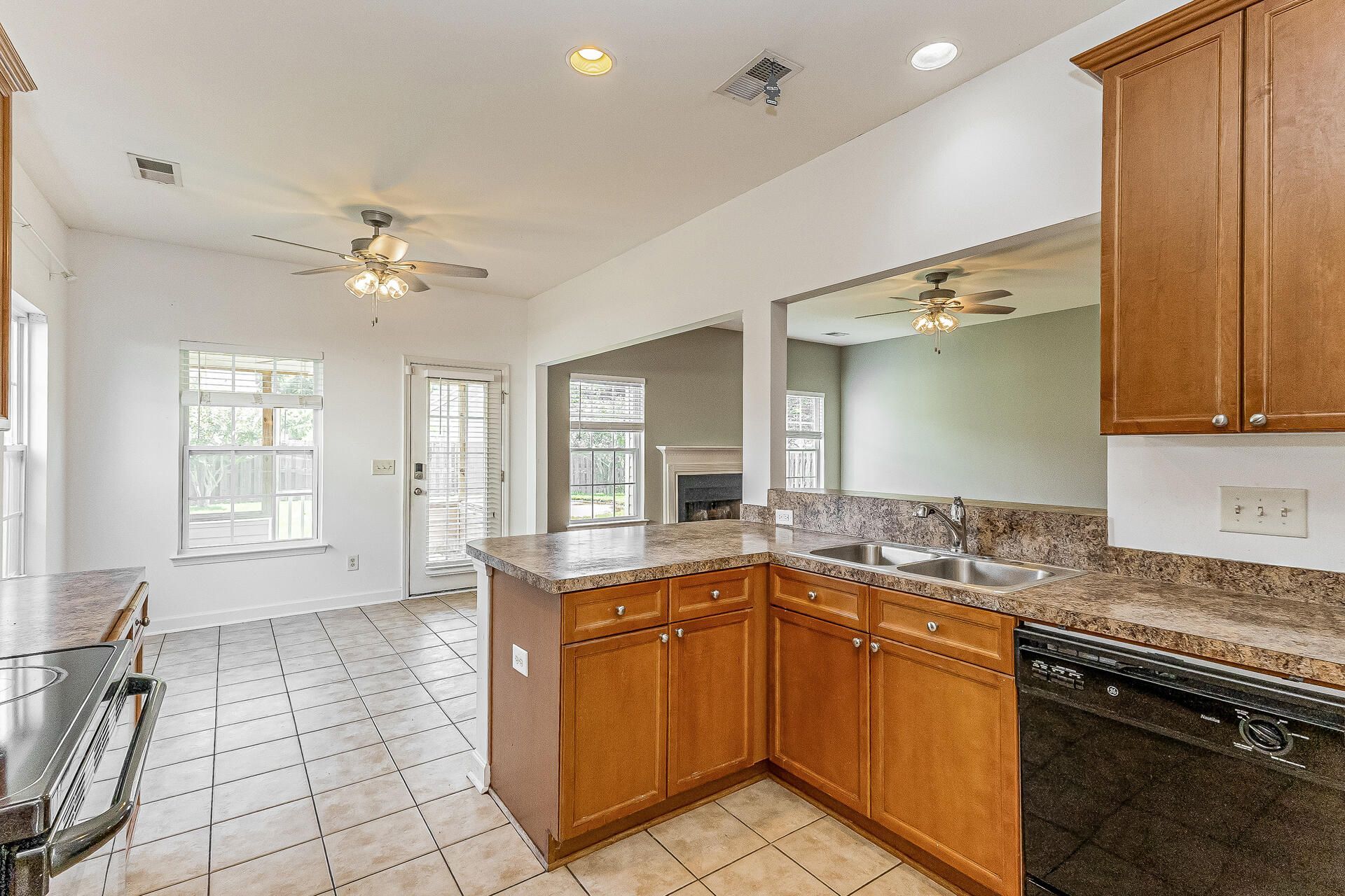 1019 Sterling Lane Photo 8