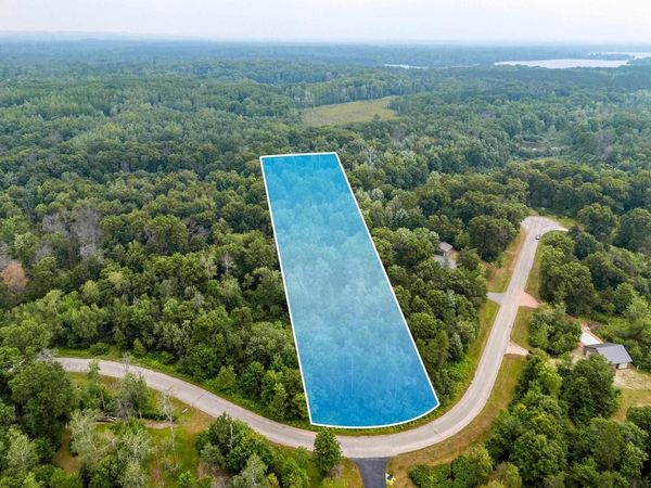 W13548 MERLIN LANE, Crivitz, WI 54114