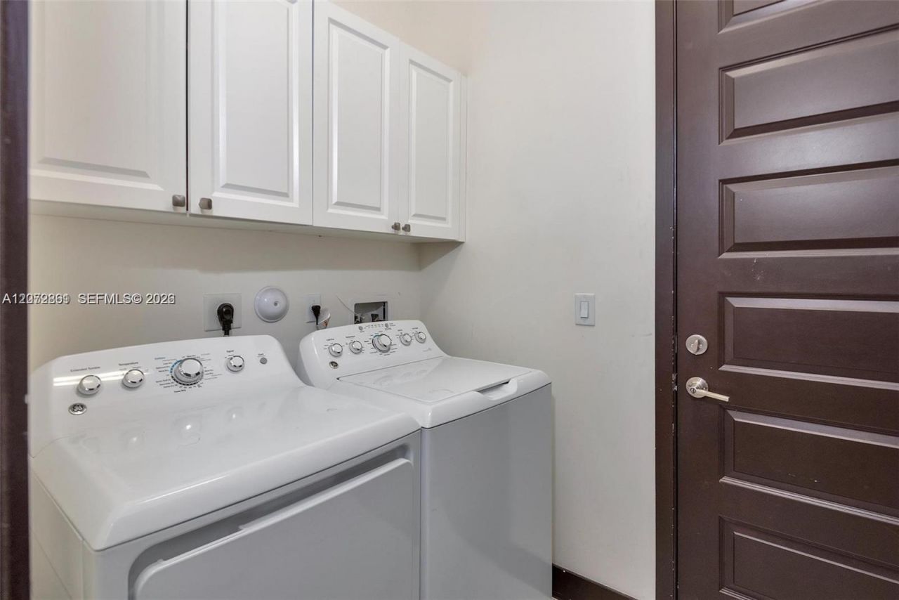 8820 NW 155th Ter , Miami Lakes, FL 33018 Photo