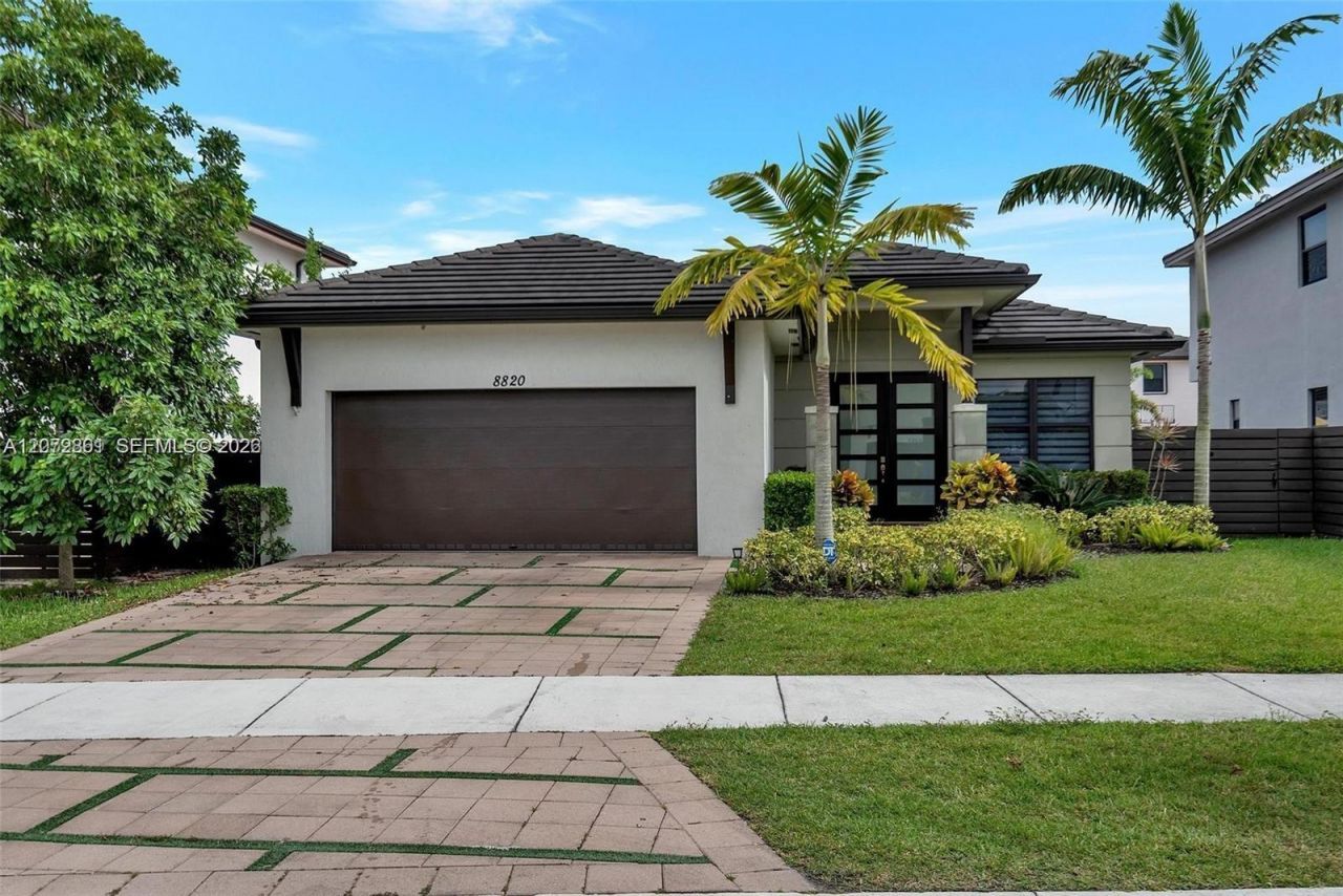 8820 NW 155th Ter , Miami Lakes, FL 33018 Photo