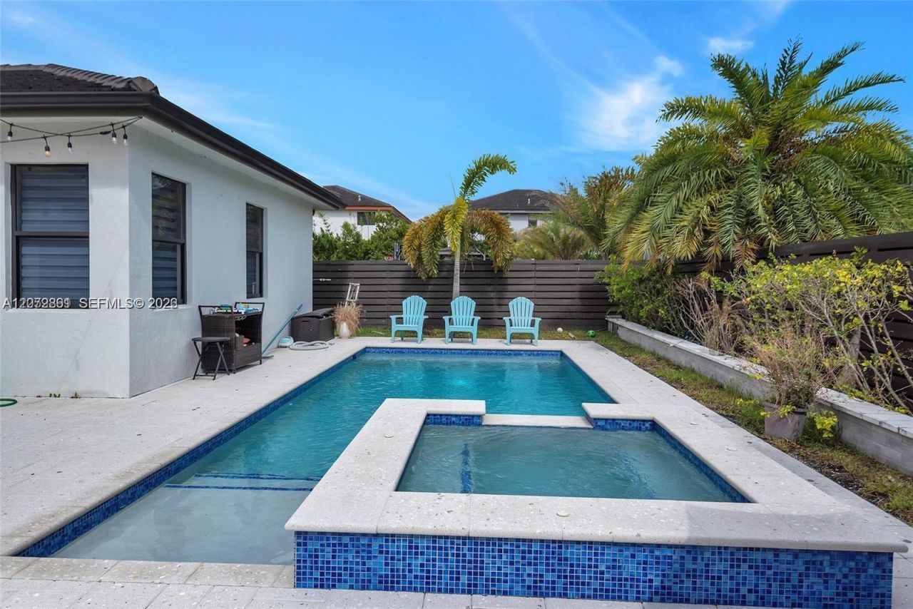 8820 NW 155th Ter , Miami Lakes, FL 33018 Photo