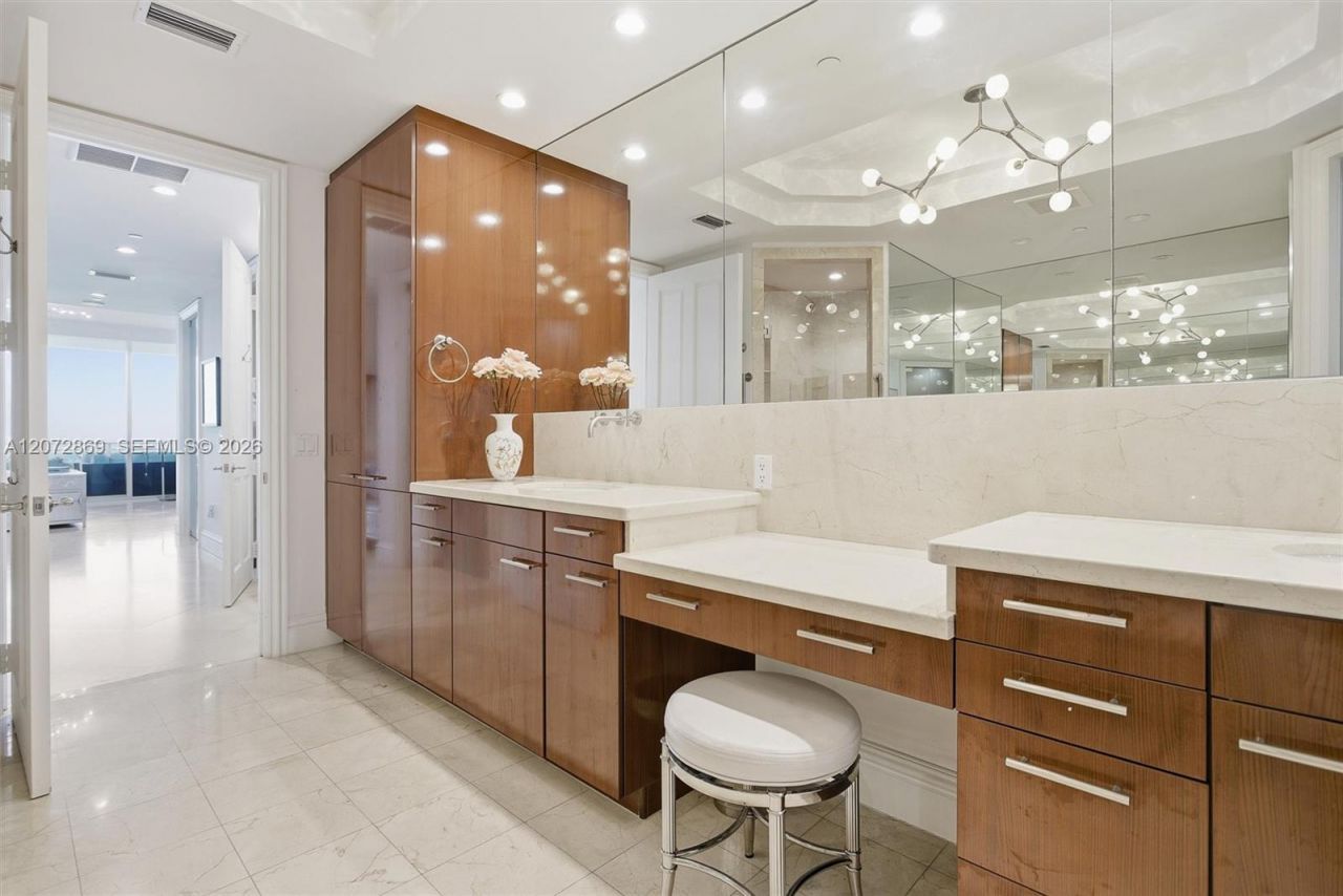 10295 Collins Ave, Unit 2207, Bal Harbour, FL 33154 Photo