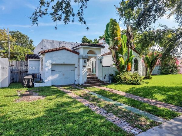 3605 SW 18th Ter , Miami, FL 33145