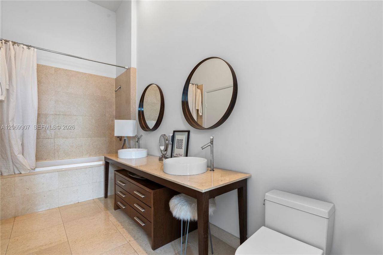 465 Brickell Ave , Unit 4106, Miami, FL 33131 Photo