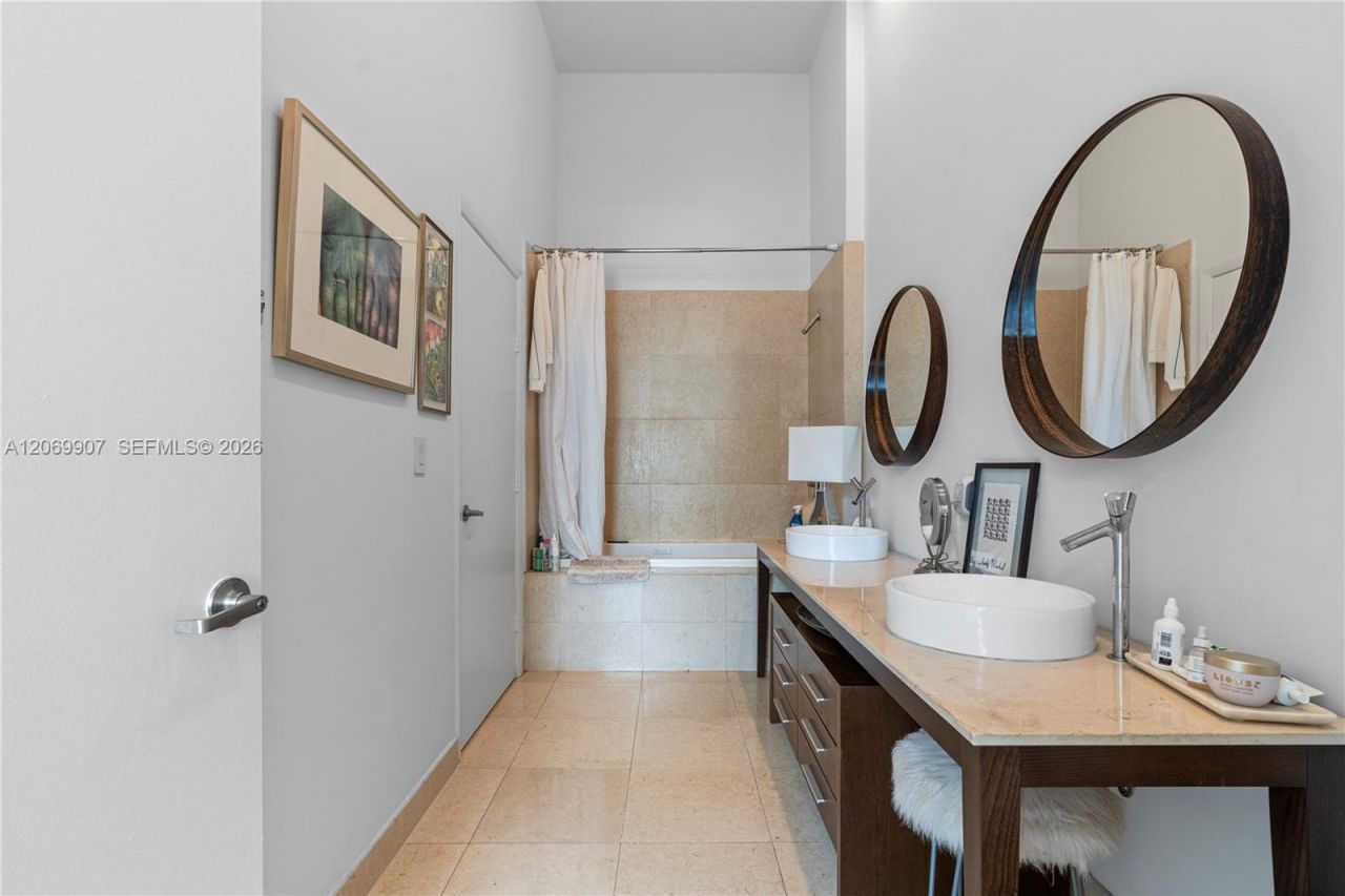 465 Brickell Ave , Unit 4106, Miami, FL 33131 Photo