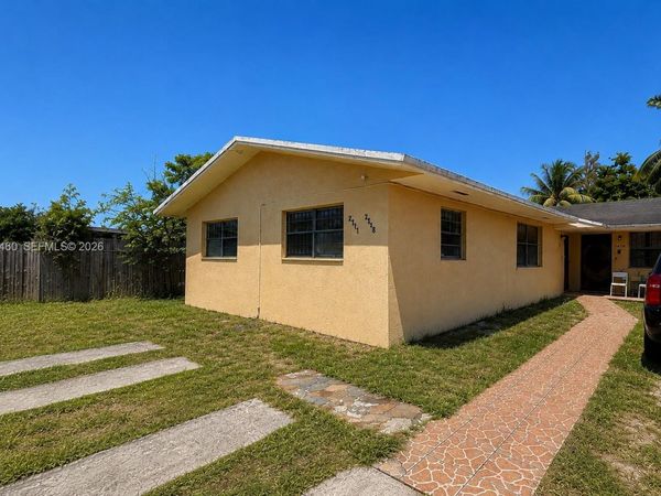 2484 NW 101st St , Unit 2484, Miami, FL 33147