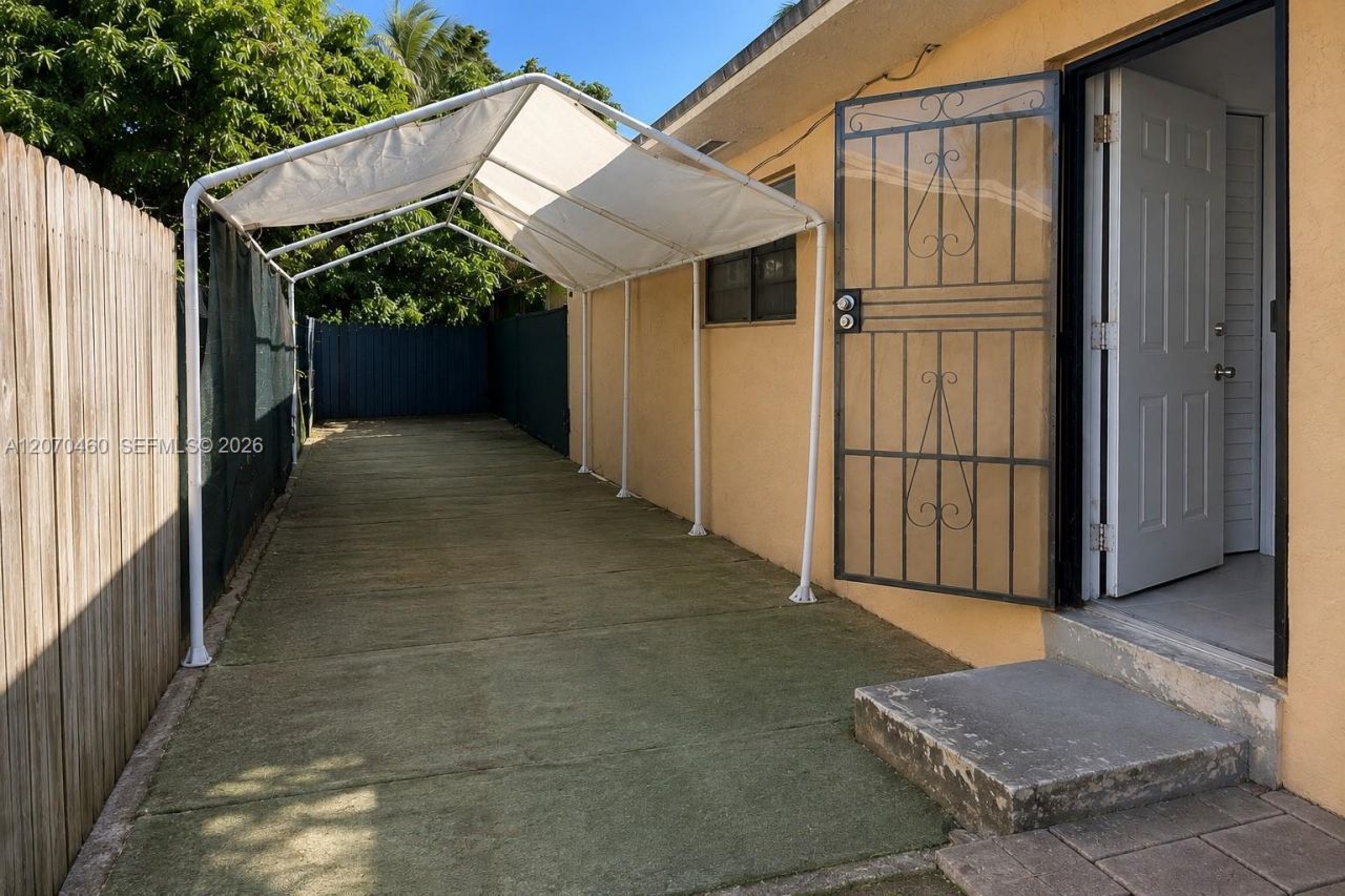 2484 NW 101st St , Unit 2484, Miami, FL 33147 Photo