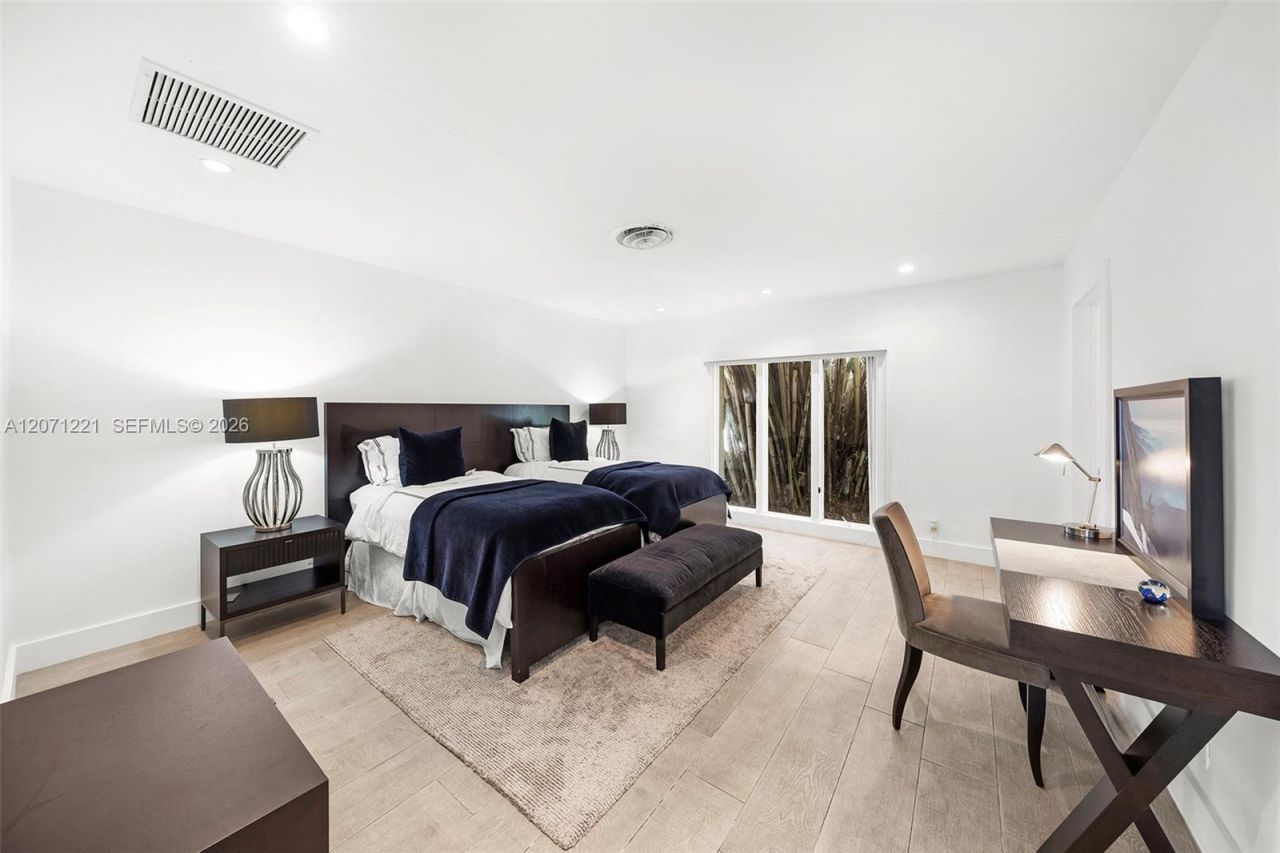 520 S Mashta Dr , Key Biscayne, FL 33149 Photo