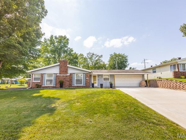 214 N Point Road , Fairview Heights, IL 62208