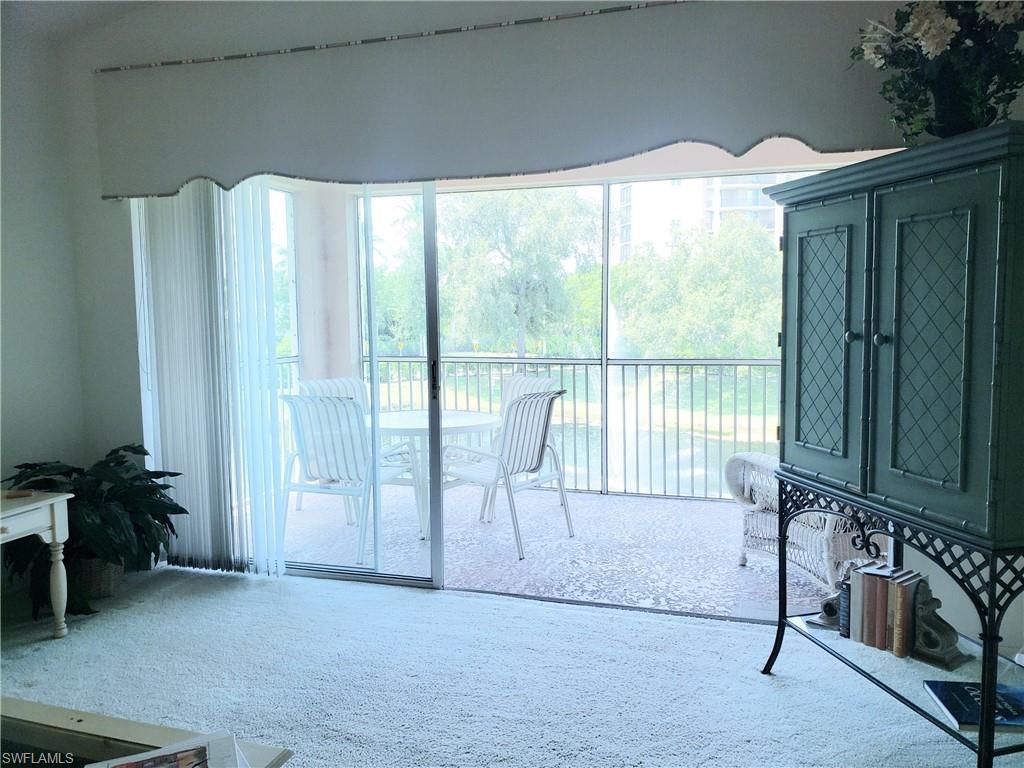 661 Wiggins Lake Dr, Unit 201, Naples, FL 34110 Photo