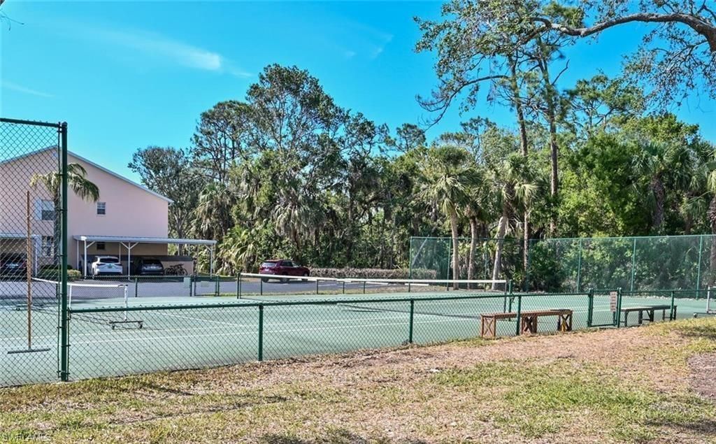 661 Wiggins Lake Dr, Unit 201, Naples, FL 34110 Photo