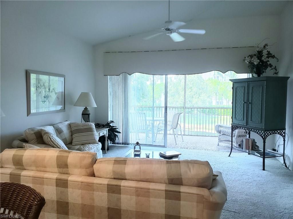 661 Wiggins Lake Dr, Unit 201, Naples, FL 34110 Photo