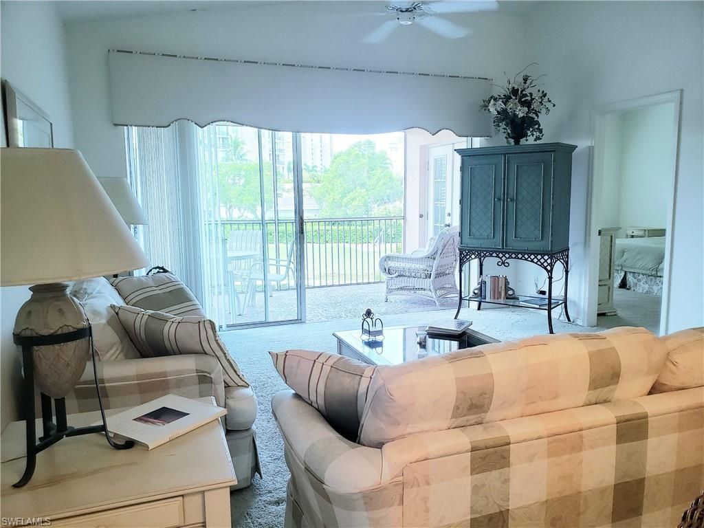661 Wiggins Lake Dr, Unit 201, Naples, FL 34110 Photo