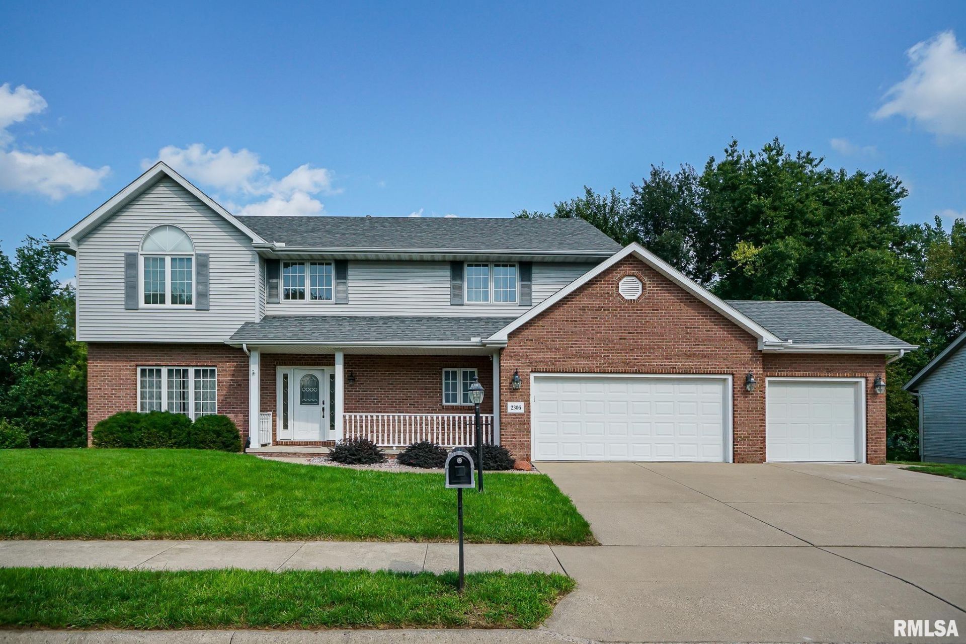 2306 W Brooklyn Place, Dunlap, IL 61525 Main Photo