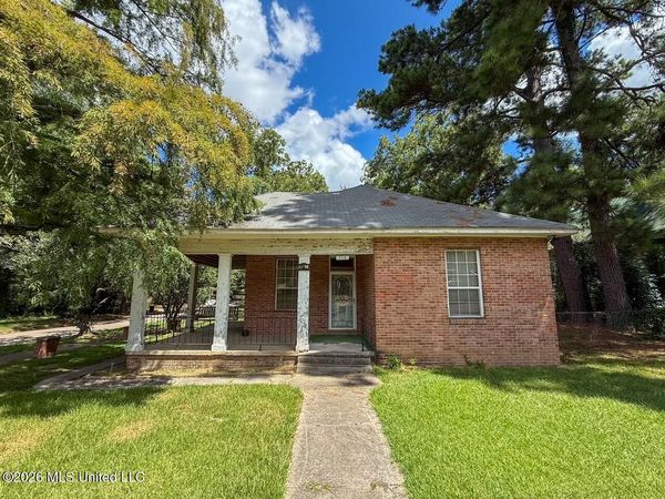 703 Avenue E , McComb, MS 39648