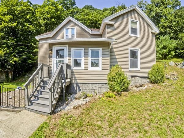 15 Bridge St, Monson, MA 01057