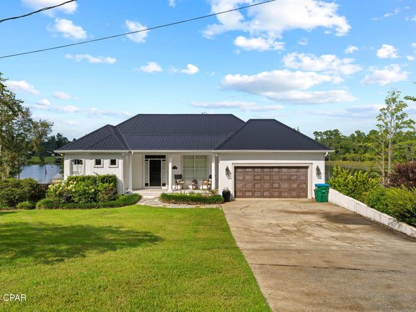 2660 Lakeview Circle, Alford, FL 32420