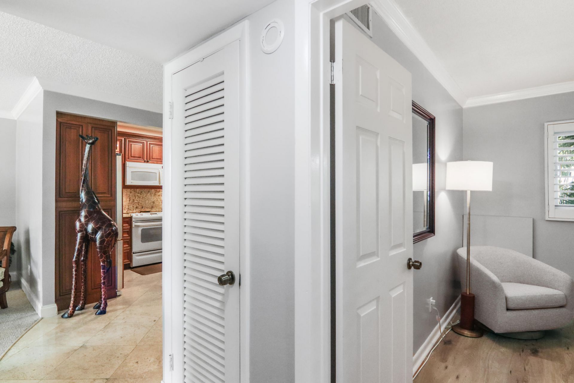 139 Sunrise Avenue, Unit 101, Palm Beach, FL 33480 Photo