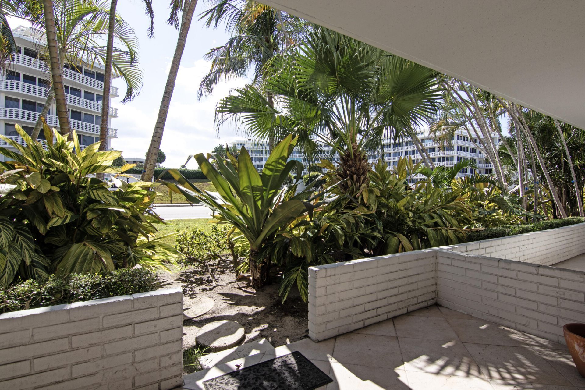 139 Sunrise Avenue, Unit 101, Palm Beach, FL 33480 Photo