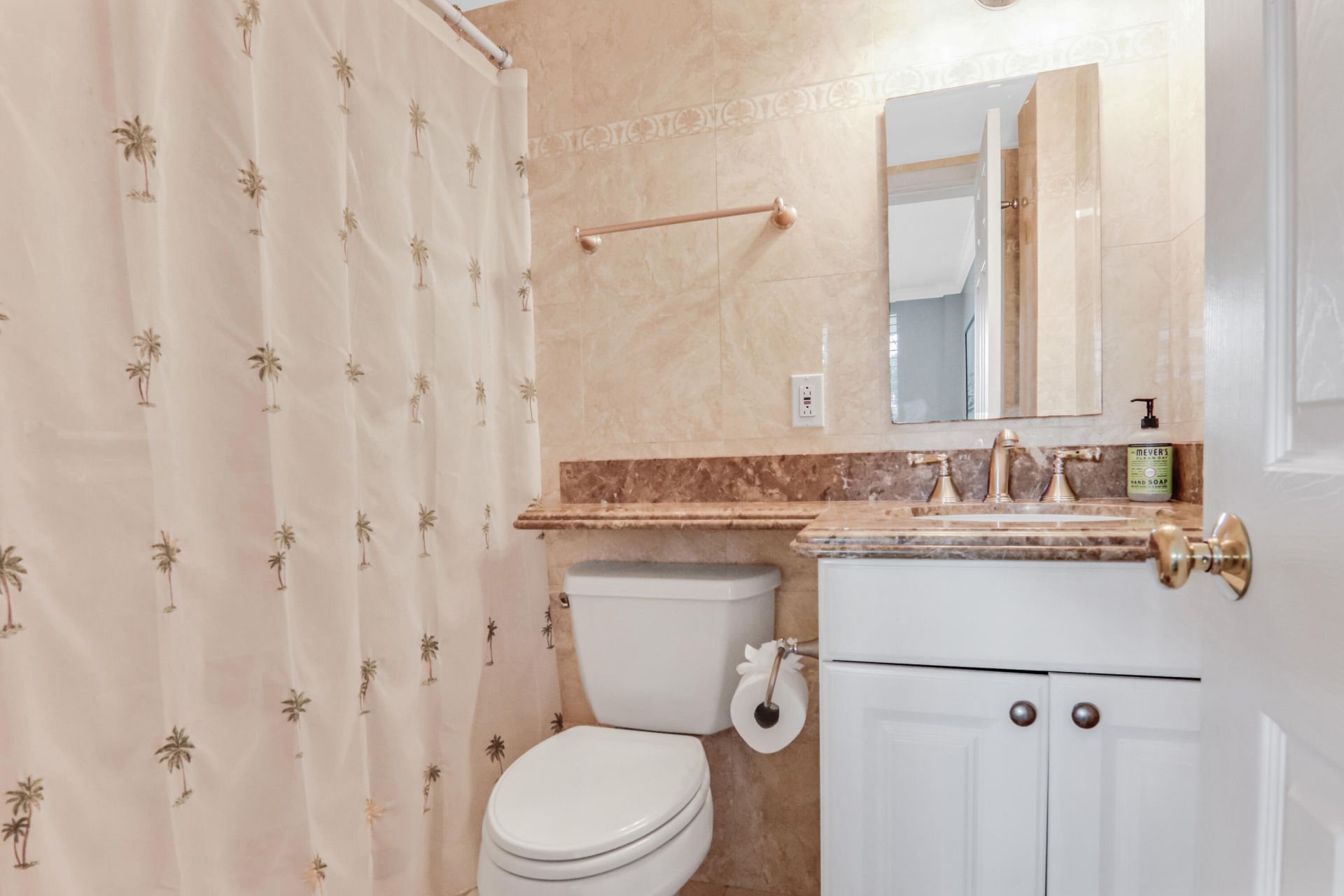 139 Sunrise Avenue, Unit 103, Palm Beach, FL 33480 Photo