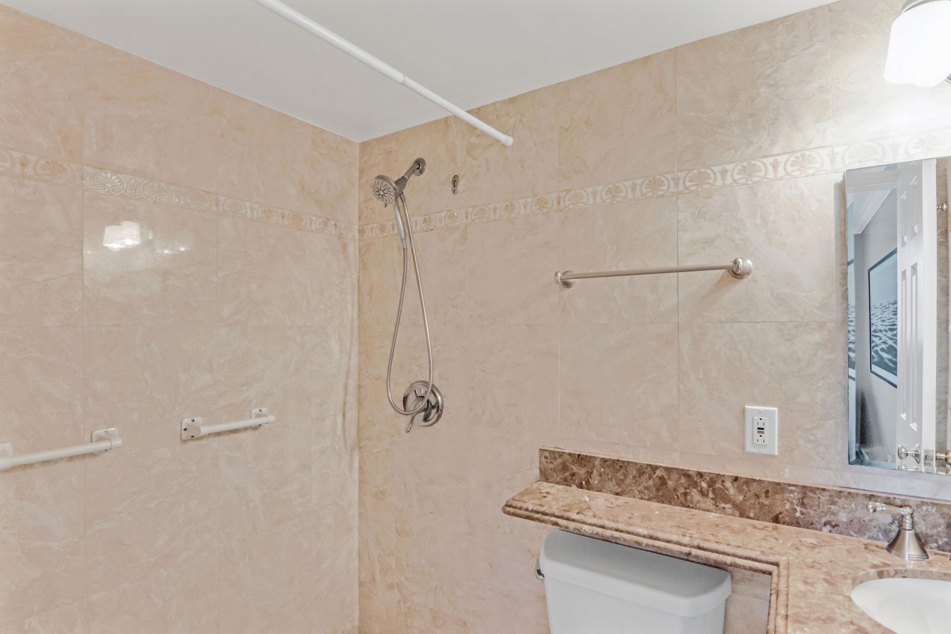 139 Sunrise Avenue, Unit 103, Palm Beach, FL 33480 Photo