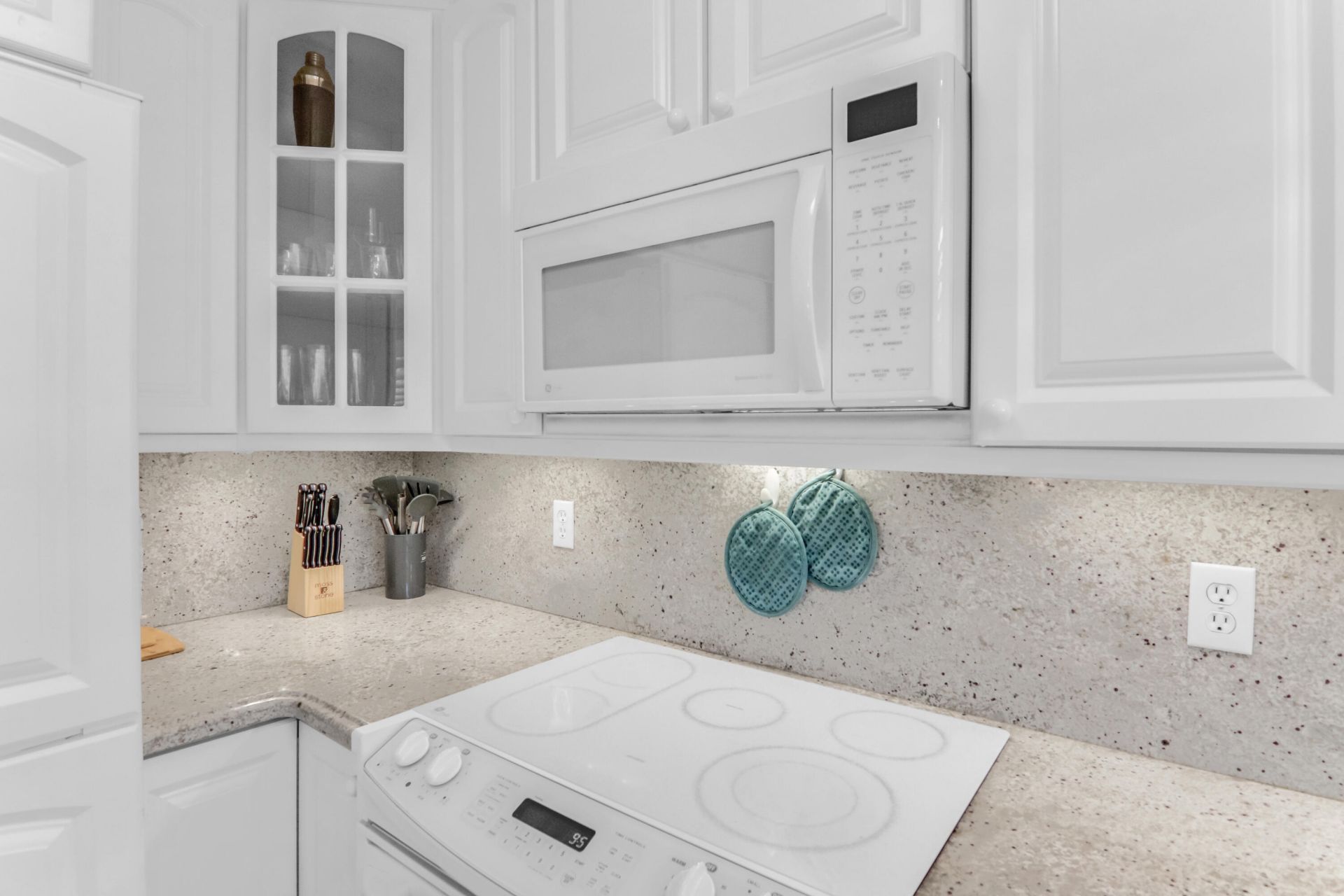 139 Sunrise Avenue, Unit 103, Palm Beach, FL 33480 Photo