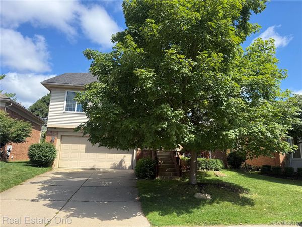 3068 Bridlewood Drive, Oakland Township, Mi 48306