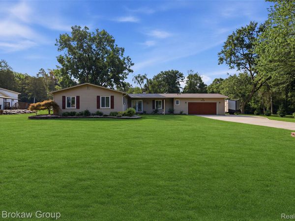 4474 Cedardale Lane, Flushing Township, Mi 48433