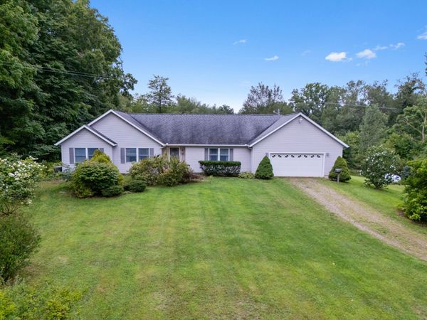 1152 Burbank Road, Quincy, MI 49082