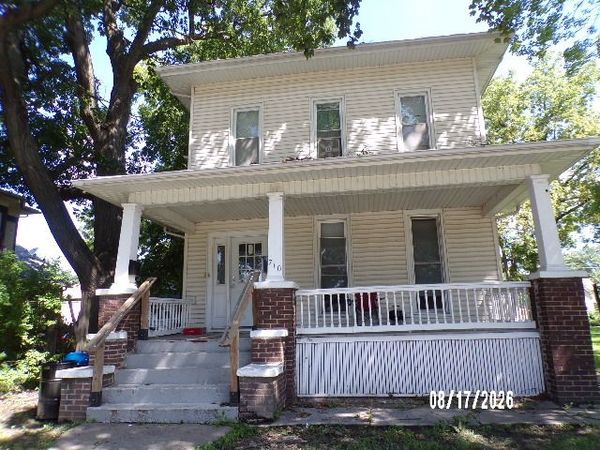 710 E 13th Street , Davenport, IA 52803