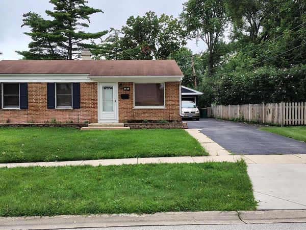 390 E Diane Drive , Buffalo Grove, IL 60089
