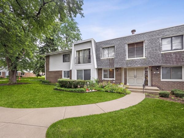 2720 Mitchell Drive , Unit 4, Woodridge, IL 60517