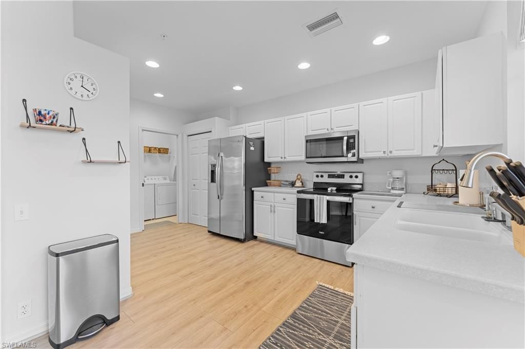 8217 Parkstone Pl, Unit 308, Naples, FL 34120 Photo