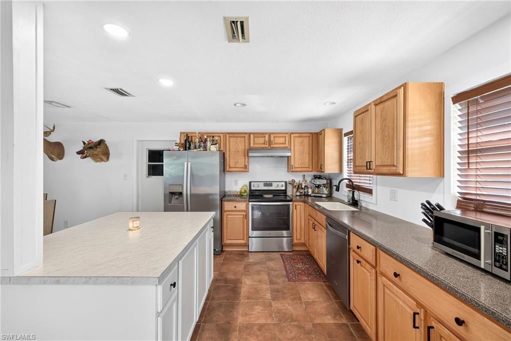 2950 Holly Rd , Fort Myers, FL 33901 Photo